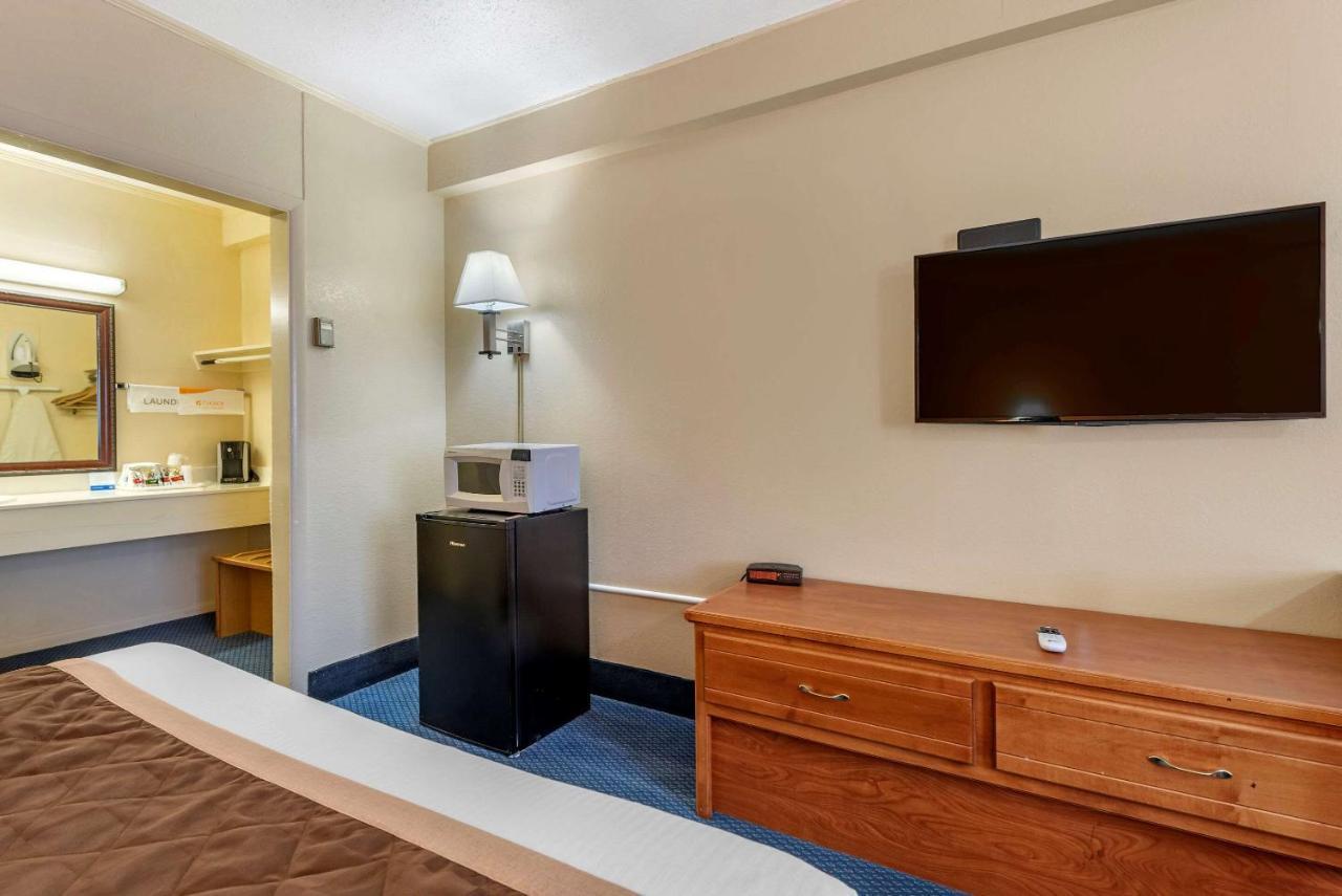 Asam Hotel Goodland Extérieur photo